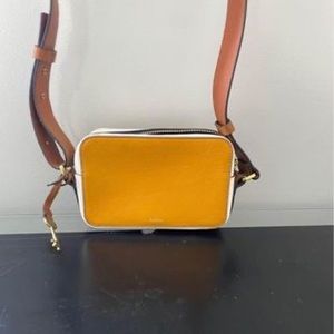 Fossil mini bag! Perfect for going out! Never used, brand new without tags